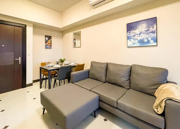 Bgc 2br Uptown Parksuites With Ps4 43 *